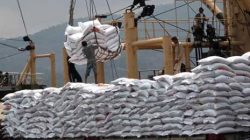 Waswas Menunggu Kebijakan Beras