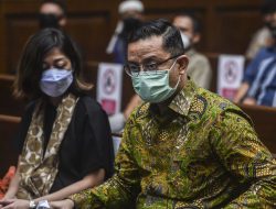 Hakim: Pencabutan Hak Politik Juliari Batubara Lindungi Masyarakat