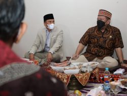 Ketua DPD RI Dijamu Nasi Lakkai Oleh Bupati Lampung Barat