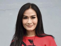 Dituding Miliki Banyak Utang, Ini Jawaban Iis Dahlia