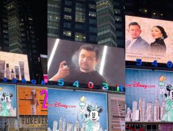 Masih Terasa Mimpi, Akbar Rais Terkejut Wajahnya Terpampang di New York Times Square