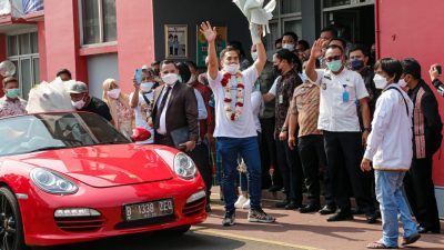 Indah Sari Jemput Saipul Jamil Pakai Porsche Boxster, Ini Spesifikasinya