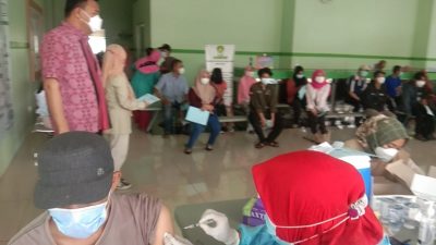 BiU Bekasi Wujudkan Tri Dharma Perguruan Tinggi Lewat Vaksinasi