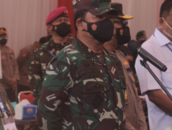 Panglima TNI Tinjau Vaksinasi di Manado