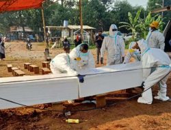 Cerita Dibalik Petugas TPU Padurenan