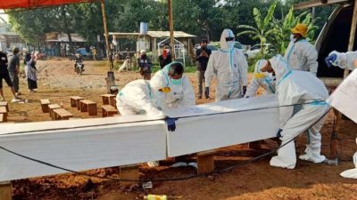 Cerita Dibalik Petugas TPU Padurenan