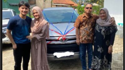 Henny Rahman Pamer Mobil Baru Pemberian Alvin Faiz, Netizen: Awas, Nanti Bubar Diminta Lagi
