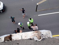 Seorang Pelajar Nekad Terjun Dari Jambatan Tol