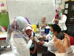 Sejumlah Orangtua Siswa Nantikan Kabar Vaksinasi Untuk Usia 6-11 Tahun