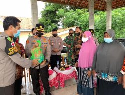 Kapolres Probolinggo Tinjau Vaksinasi Lansia Sekaligus Salurkan 500 Paket Bantuan Sosial