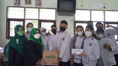 Peduli Semeru, Siswa SMPN 32 Bekasi Salurkan Sembako