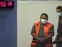 Sempat Kabur, Kakak Tersangka Bupati Langkat Tiba di KPK