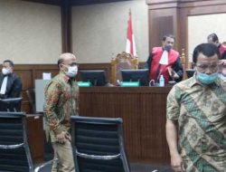 Pemeriksa Pajak dan Anaknya Didakwa Lakukan Pencucian Uang