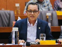 Anggota DPR Minta Menko Luhut Fokus Urus Minyak Goreng