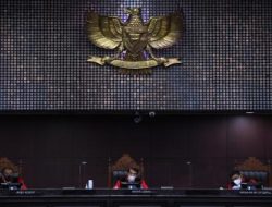 Pasal Larangan Kepala Daerah Mutasi Pejabat Sebelum Penetapan Paslon Digugat