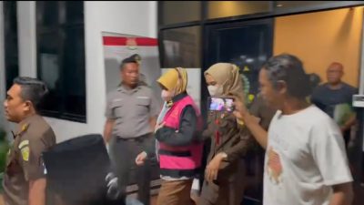 Kejari Cikarang Tahan Kades Lambangsari