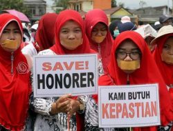 Wacana Penghapusan Tenaga Honorer Batal?