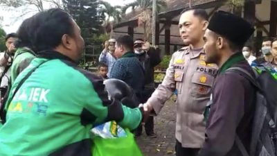 Polres Malang Salurkan Sembako Kurangi Dampak Penyesuaian Harga BBM