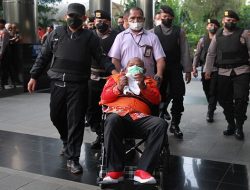 KPK Periksa Lukas Enembe Jelaskan Soal Hak Hukum Sebagai Tersangka