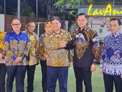 Airlangga Hartarto Disambut AHY-Ibas di Puri Cikeas