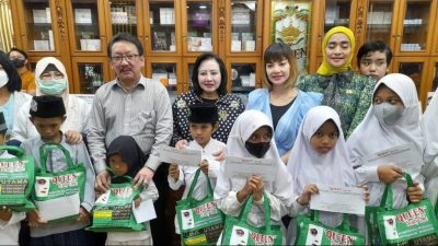 Gandeng Pelanggan Setia, Klinik Bedah Plastik Queen Gelar Santunan Anak Yatim