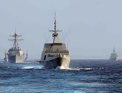 17 Armada Kapal Perang Asing Berlabuh di Laut Makassar