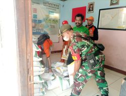 Babinsa Koramil 05/Tanah Abang Monitoring Penyaluran Bansos Beras
