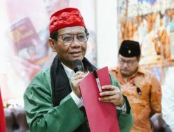 Mahfud Diangkat Menjadi Warga Kehormatan Jawara Pantura Banten