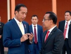 Kenakan Dasi Kuning, Jokowi Dinilai Sudah Nyaman Dengan Golkar