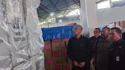 PPLN Kuala Lumpur Terima dan Sortir Logistik Pemilu 2024
