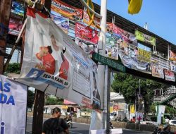 Pemkot Jakbar Tertibkan Alat Peraga Kampanye Dua Hari ke Depan