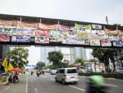 Pemprov DKI Beri Waktu Satu Minggu Peserta Pemilu Rapikan Alat Peraga