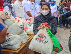 Ahmad Sahroni dan Cak Imin Kritik Warna Kantong Sembako Murah DKI, Begini Komentar Ujang Komarudin