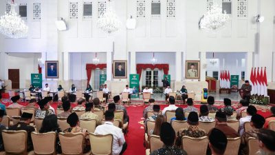 Keren! Presiden dan Wapres RI Raih Lifetime Achievement BAZNAS Awards 2024