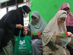Melalui Sedekah Konsumen Alfamidi, BAZNAS RI Salurkan Paket Logistik Keluarga di Tangerang