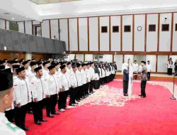 Kukuhkan PPIH DKI Jakarta, Sekda Joko Tekankan Kebersamaan dan Profesionalitas dalam Melayani Jemaah Haji