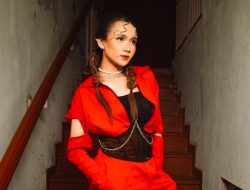 Ligea Rilis Kecil Kecil Cabe Rawit, Tentang Gadis Cantik dan Imut