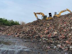 Pegiat Lingkungan Sebut Pengelolaan Sampah di TPA Burangkeng Amburadul