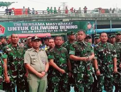 Angkut Sampah 6 Ribu Ton, Pangdam Jaya Dampingi Kasad Tinjau Bersih-bersih Ciliwung