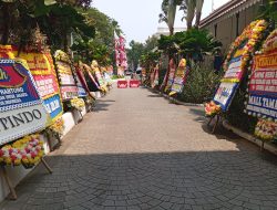 Heru Lengser, Karangan Bunga Banjiri Balaikota