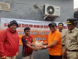 Bagi Korban Banjir Rob Pulau Seribu, Mas Pram-Bang Doel Salurkan Ribuan Paket Sembako