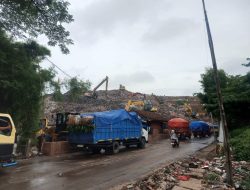 Warga dan Aktivis Demo TPA Burangkeng, Tuntut Kadis LH Kabupaten Bekasi Ditangkap