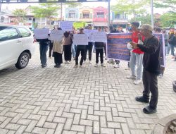 Aksi di Kantor DLH Sulteng, FMM Minta PT CPM Pasang Sparing Ambient Pengukur Udara