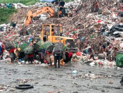 Warga Desa Taman Rahayu Tuntut Kompensasi TPST Bantargebang
