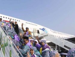Garuda Indonesia Mulai Terbangkan Jemaah Haji 1446 H, 4.158 Orang Diberangkatkan di Hari Pertama