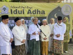 Ketua Umum DPP Partai Golkar Bahlil Lahadalia Serahkan Hewan Kurban seberat 1.2 Ton