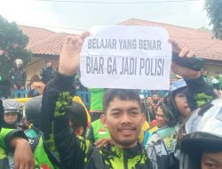 Ribuan Ojol Lakukan Aksi Unjuk Rasa Di Depan Mapolres Sukabumi Kota 