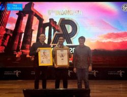 JNE Sabet Dua Penghargaan Bergengsi di Indonesia Public Relations Summit 2025