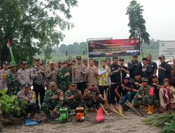 Peringati HUT TNI ke-80, Prabu Peduli Lingkungan Ikut Serta Bersihkan Sampah dan Tanam Pohon