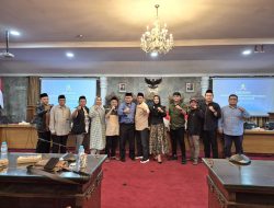 AMKS Desak DPRD Sukabumi Gunakan Hak Angket Soal Dugaan KKN dalam Pengelolaan Wakaf Uang